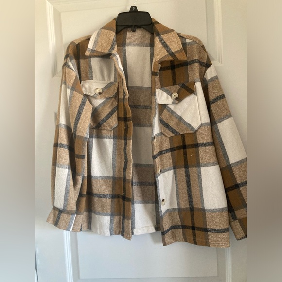 Flannel button up shacket - Picture 4 of 6